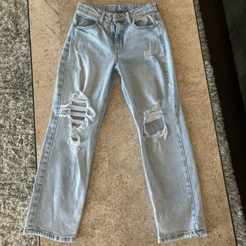 Girls’s distressed jeans
